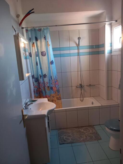 Stoupa Beachside Retro Apartment Luaran gambar