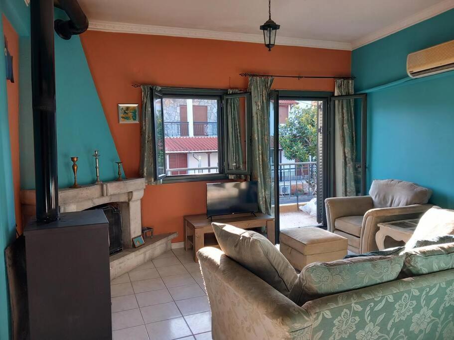 Stoupa Beachside Retro Apartment Luaran gambar